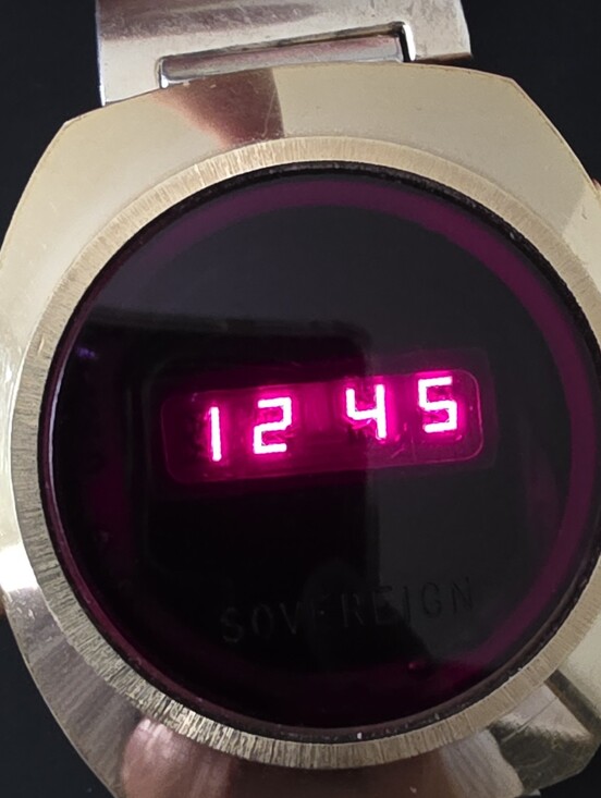 VTG Sovereign Hughes Aircraft Co. Dot LED Digital Watch Gold Plated Band Works